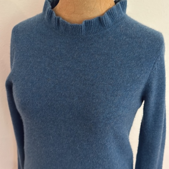 Margaret O’Leary sz XS 100% cashmere Blue Ruffled Neck Sweater great pre owned - Picture 2 of 7